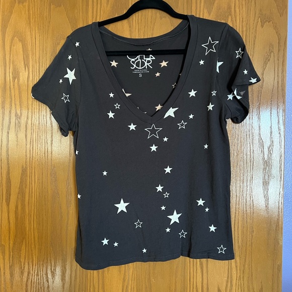 Chaser Star V-Neck Tee - Color Black and White Size Small - Picture 4 of 8